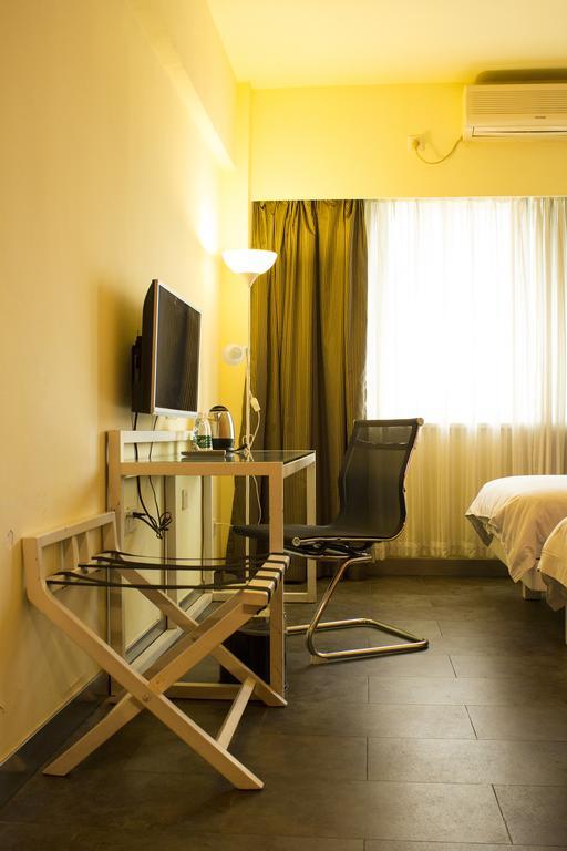Yanjiang East Garden Inn Гуанчжоу Экстерьер фото