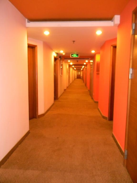 Yanjiang East Garden Inn Гуанчжоу Экстерьер фото