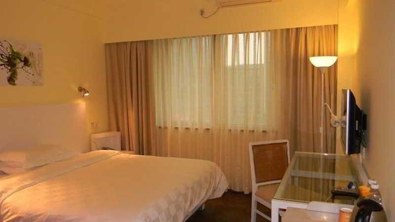 Yanjiang East Garden Inn Гуанчжоу Экстерьер фото