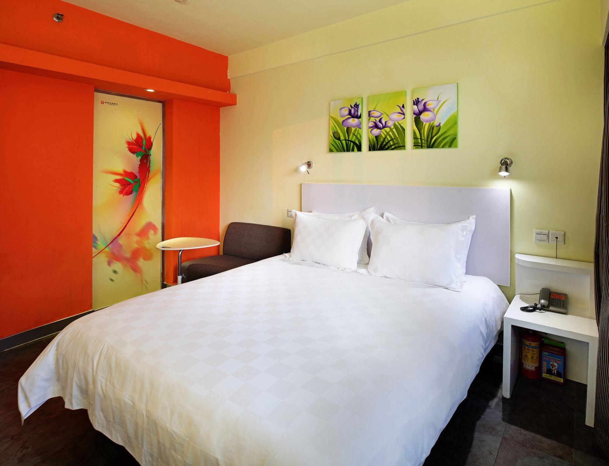 Yanjiang East Garden Inn Гуанчжоу Экстерьер фото