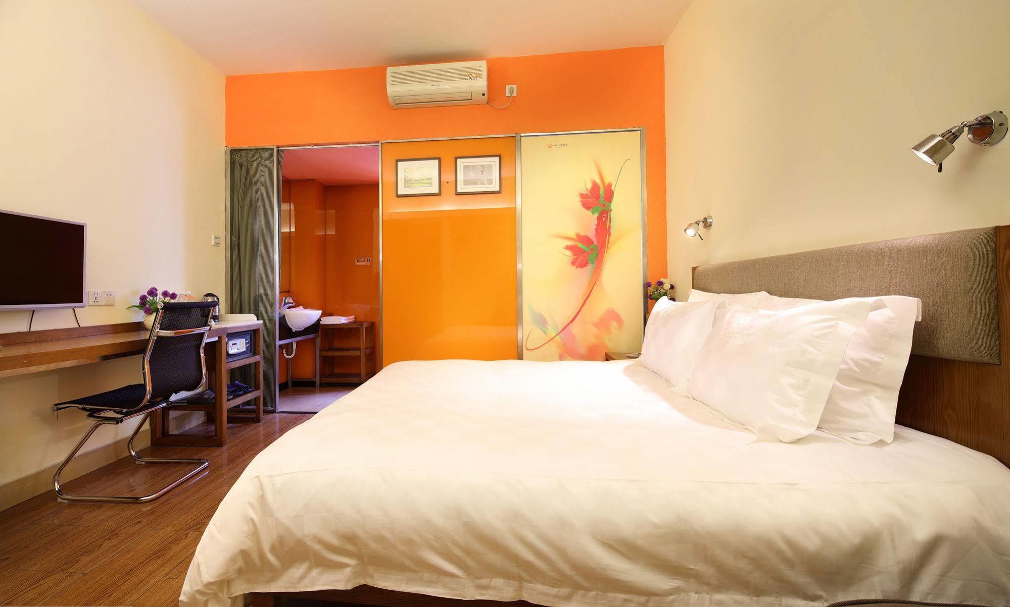 Yanjiang East Garden Inn Гуанчжоу Экстерьер фото