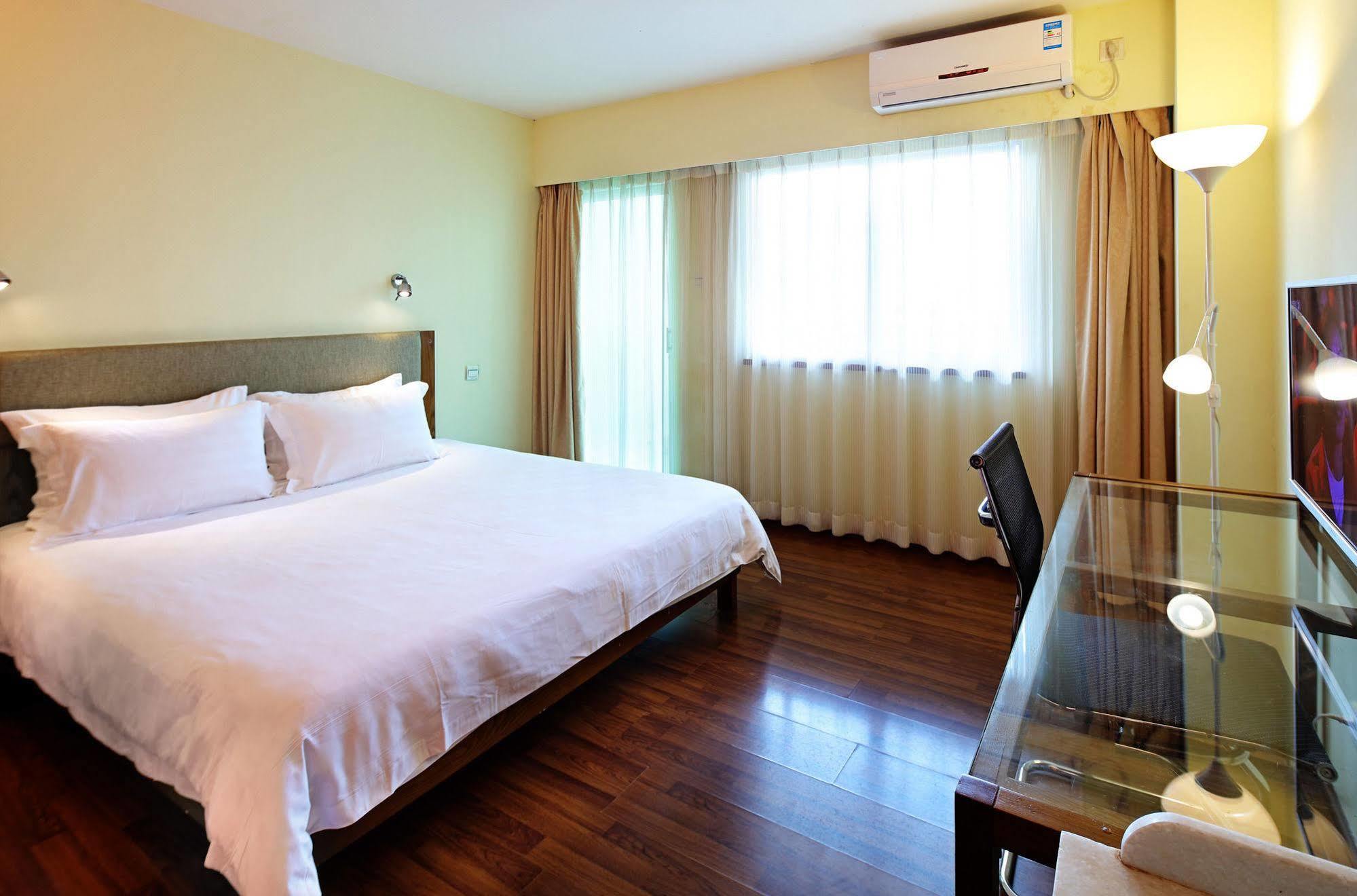 Yanjiang East Garden Inn Гуанчжоу Экстерьер фото