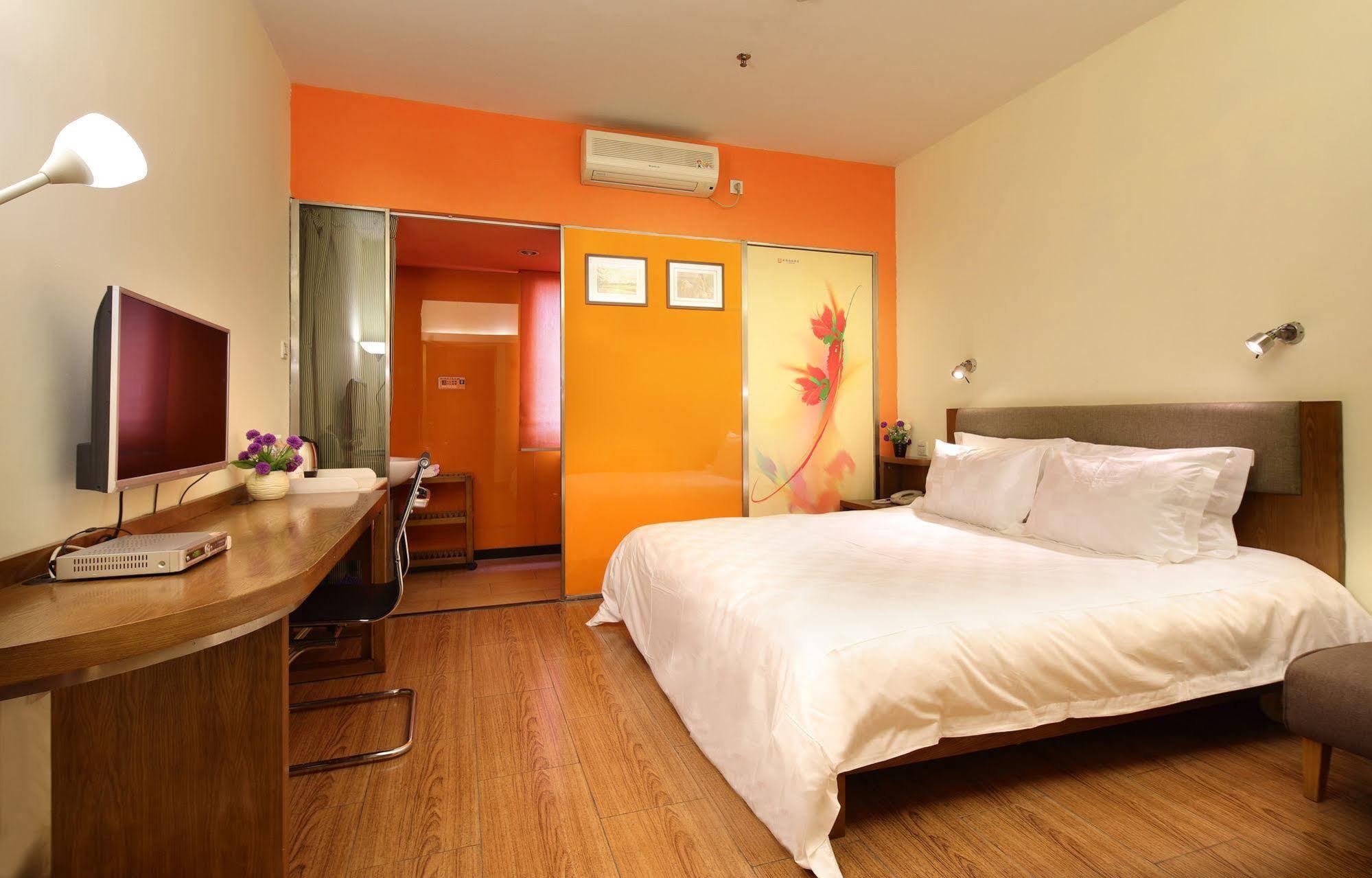 Yanjiang East Garden Inn Гуанчжоу Экстерьер фото